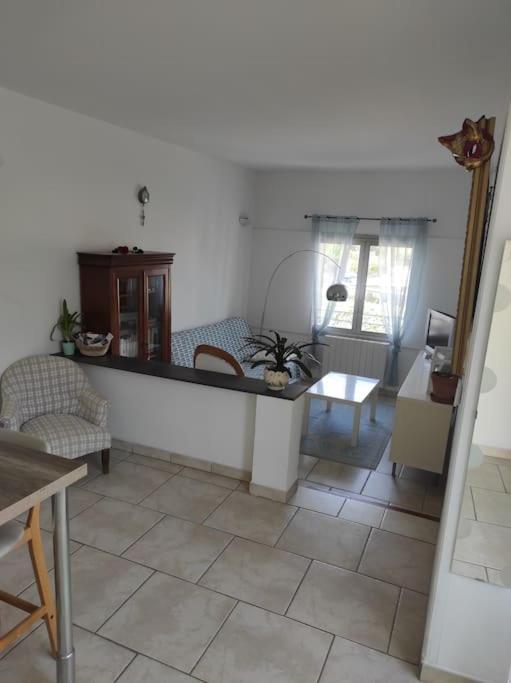 Joli Appartement Avec Cour Prive A 5 Minutes A Pied De La Plage Sanary-sur-Mer Extérieur photo
